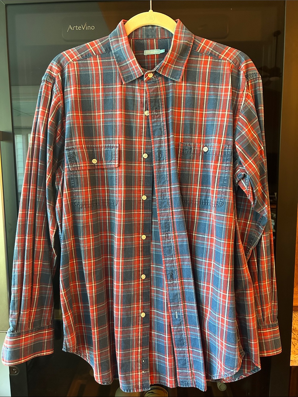 Button-Down Plaid Shirt in Red and Blue - Casual Long Sleeve